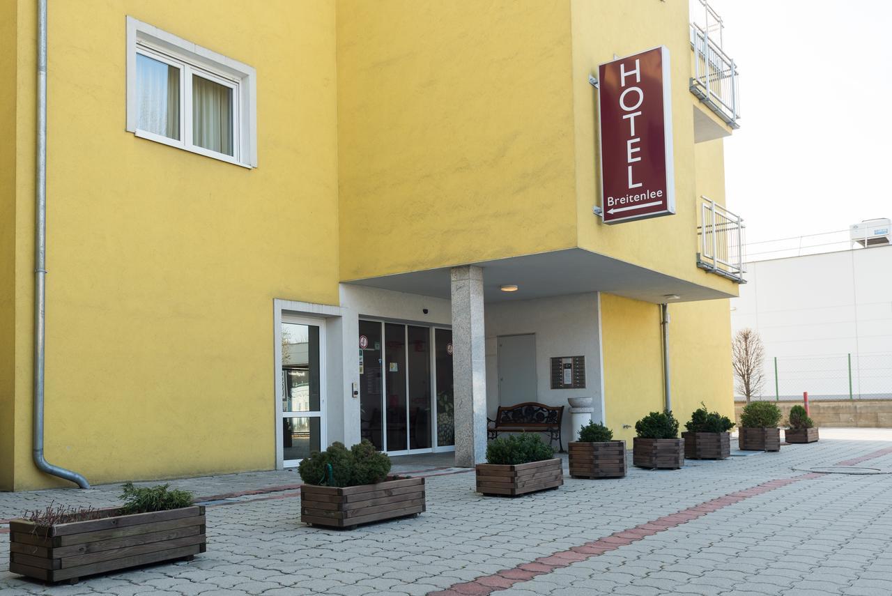 Hotel Breitenlee Viena Exterior foto
